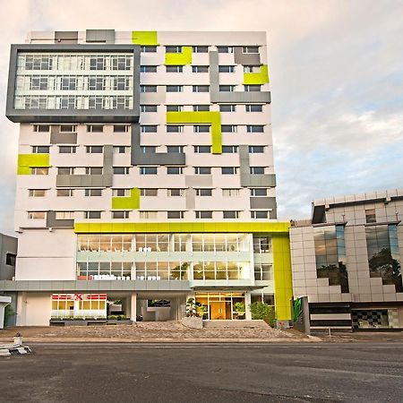 Whiz Prime Hotel Hasanuddin Μακασάρ Εξωτερικό φωτογραφία
