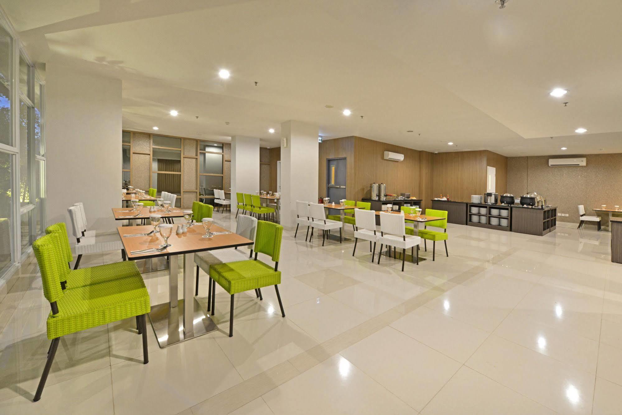 Whiz Prime Hotel Hasanuddin Μακασάρ Εξωτερικό φωτογραφία